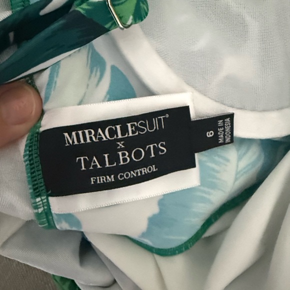 MIRACLESUIT® SANIBEL ONE PIECE - ISLE FRONDS Size 6 NWOT - Picture 8 of 10